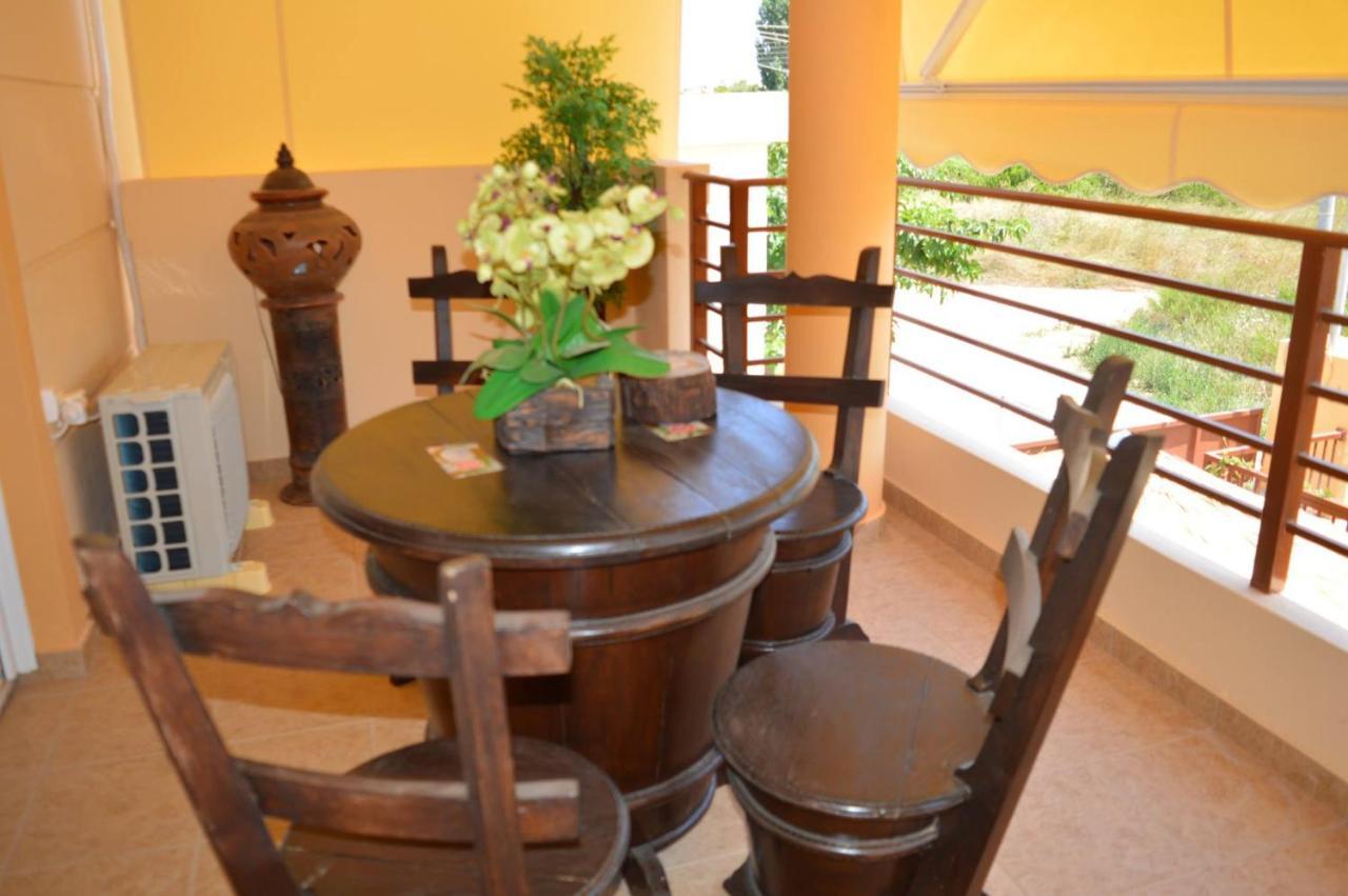 Villa Avatos - Near To The Port Of Rafina And The Airport Of Athens Agios Spyridon  Exterior photo