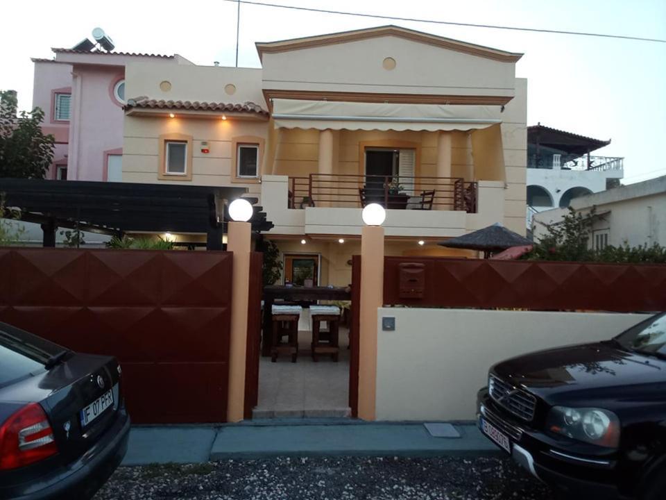 Villa Avatos - Near To The Port Of Rafina And The Airport Of Athens Agios Spyridon  Exterior photo